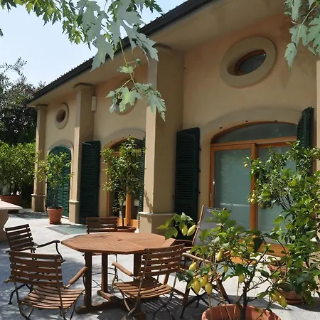 7 Bedrooms With Shared Pool Jacuzzi And Furnished Garden At San Michele Villa *